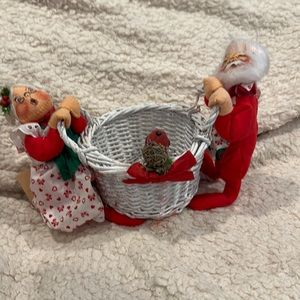 1985 annalee Christmas dolls with basket